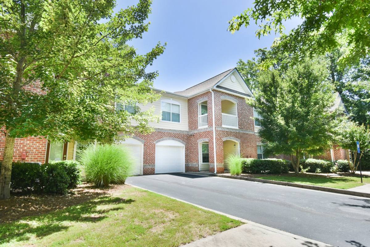 Villas at Newnan Crossing Newnan, GA 30265 1,549 to 1,969