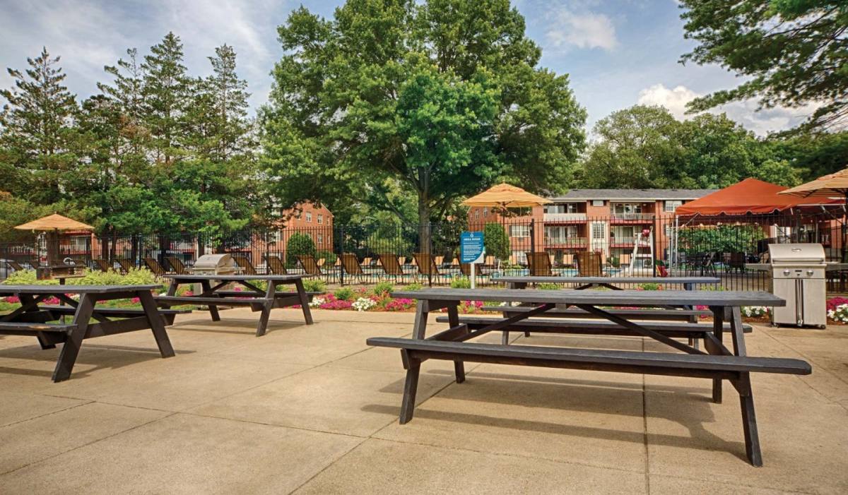 Apartment Homes 5 Dr 1, Framingham, MA 01702