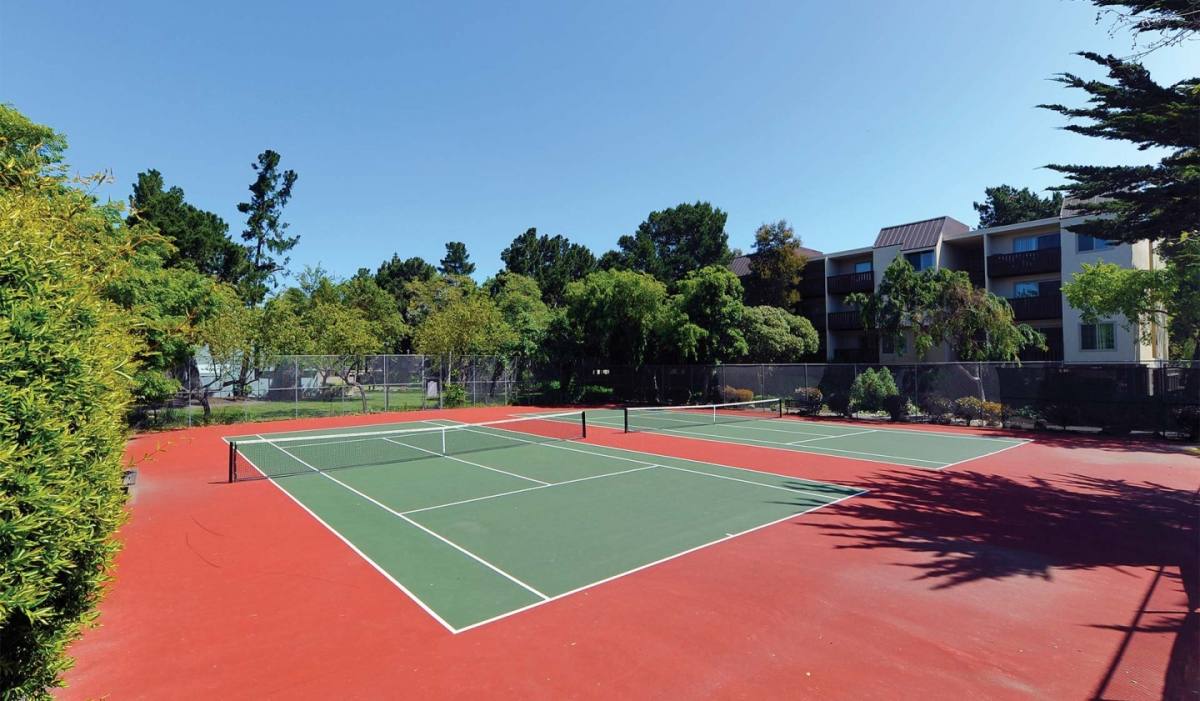 Laurel Crossing Apartment Homes 203 Laurie Meadows Dr, San Mateo, CA