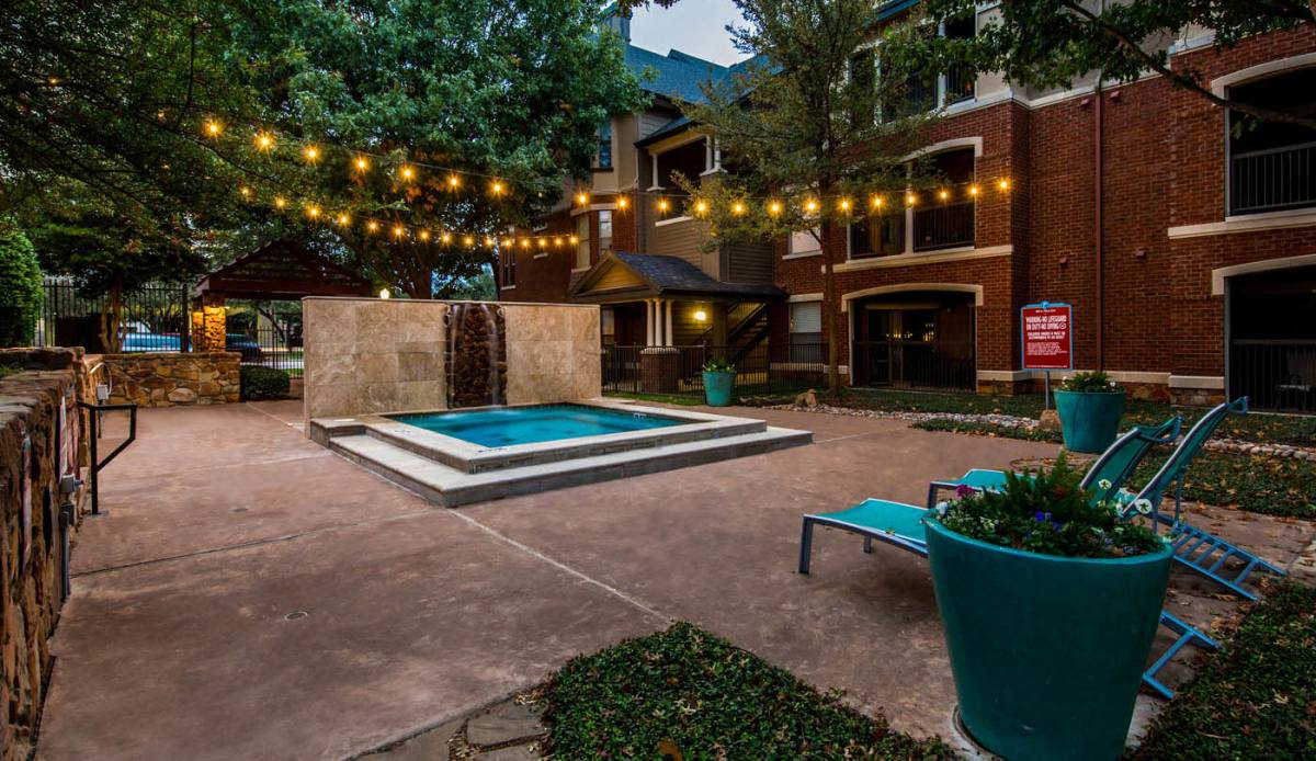 Firestone West 7th 1001 W 7th St, Fort Worth, TX 76102