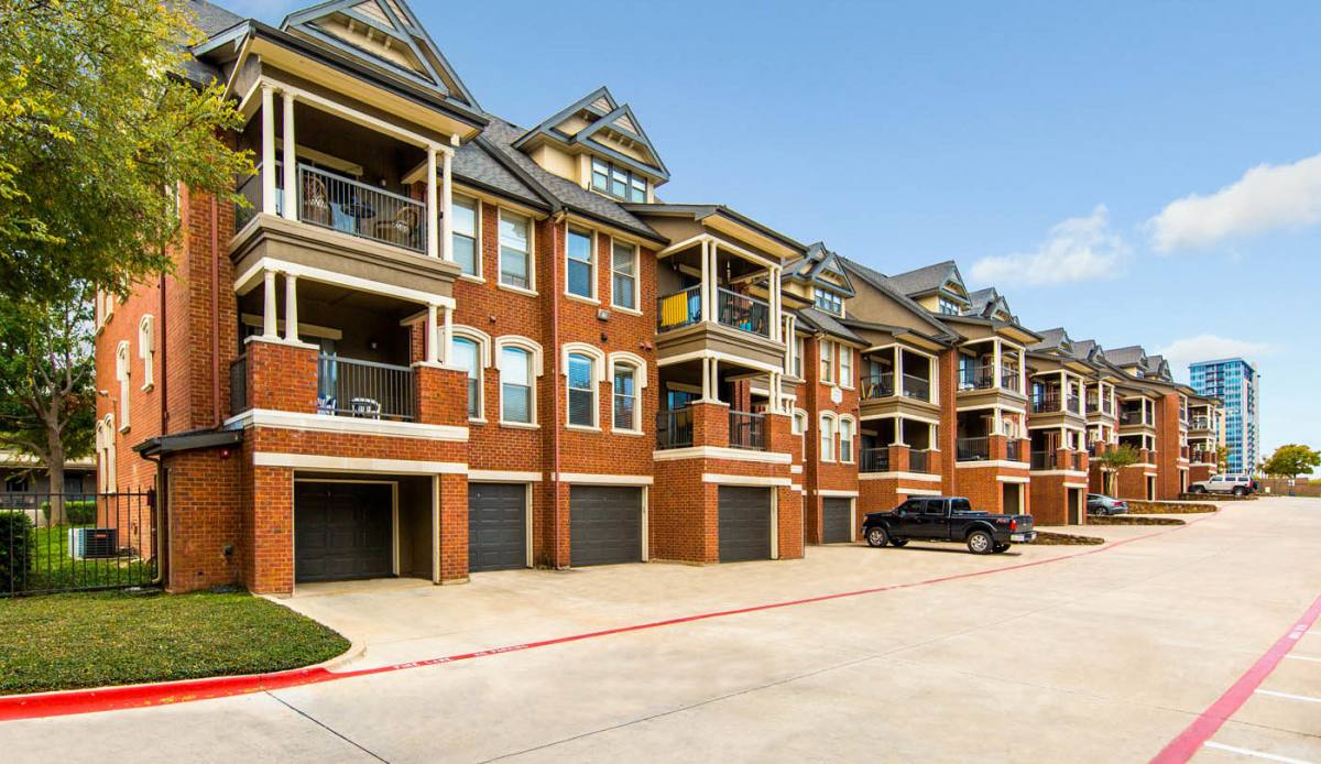 Firestone West 7th 1001 W 7th St, Fort Worth, TX 76102