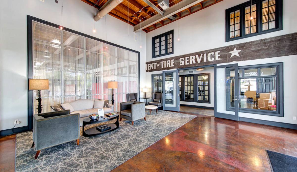 Firestone West 7th 1001 W 7th St, Fort Worth, TX 76102