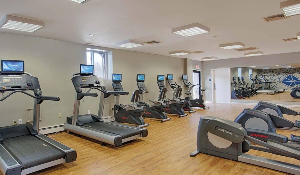 Royal Crest Marlboro Apartment Homes Marlborough, MA 01752 1,581