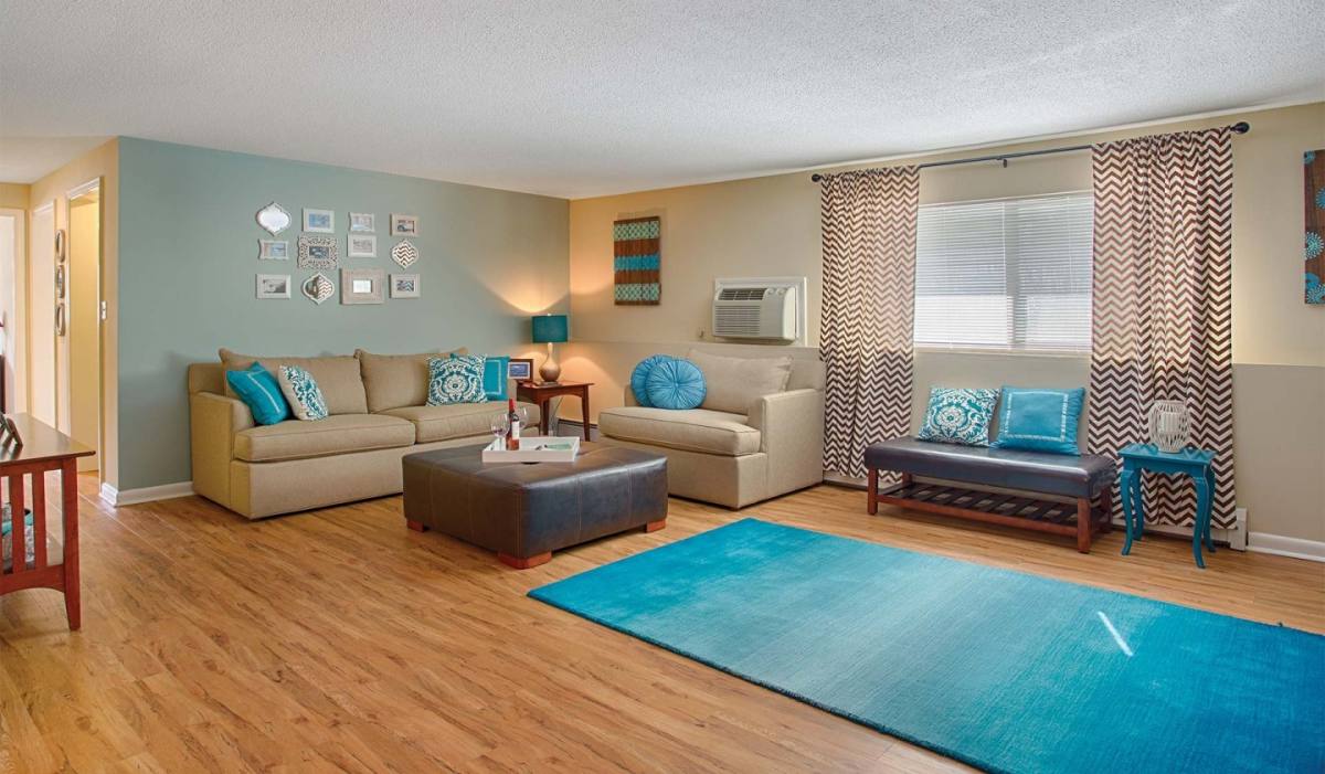 Royal Crest Marlboro Apartment Homes Marlborough, MA 01752 1,581