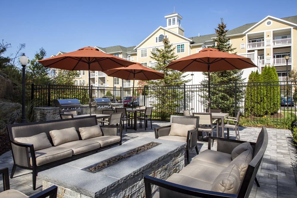 Lynnfield Commons 375 Broadway, Lynnfield, MA 01940 Apartment For