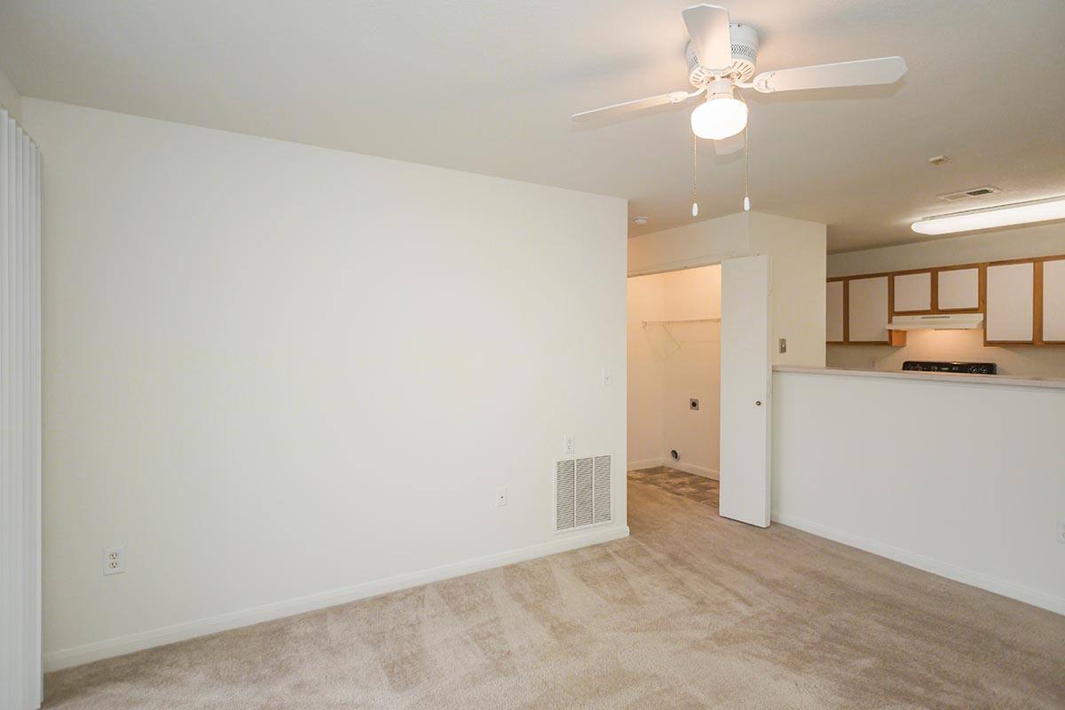 North Oak Crossing 9400 N Oak Trafficway, Kansas City, MO 64155