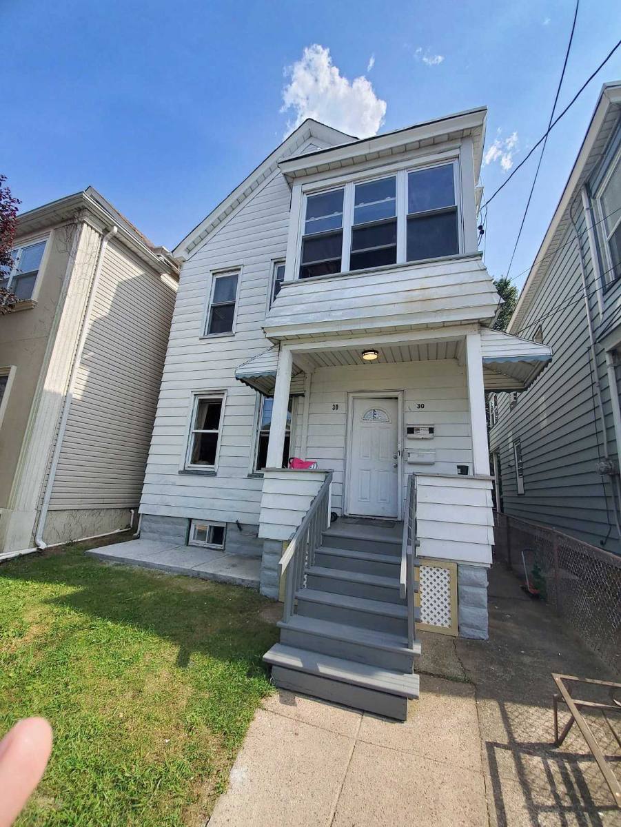 Grand St, Garfield, NJ 07026 1,640 RentalSource