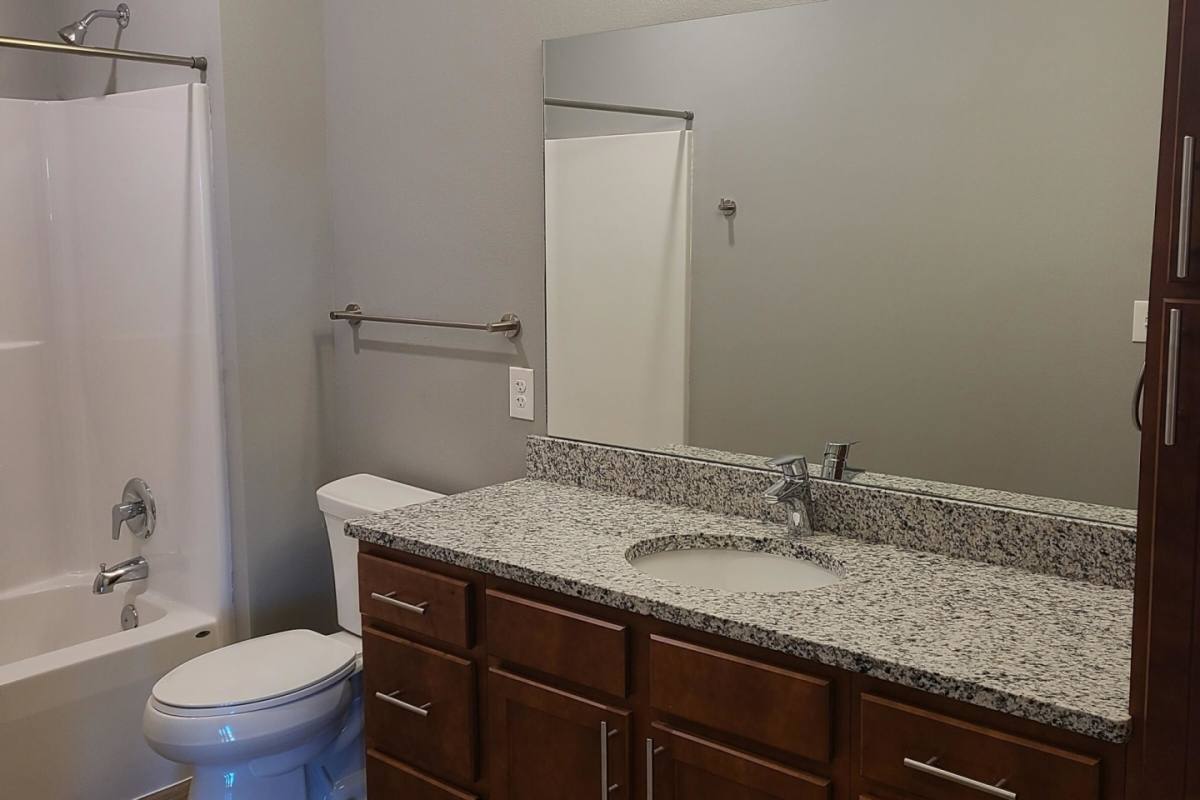 Summit Ridge Sioux City, IA 51106 1,250 to 1,295 RentalSource