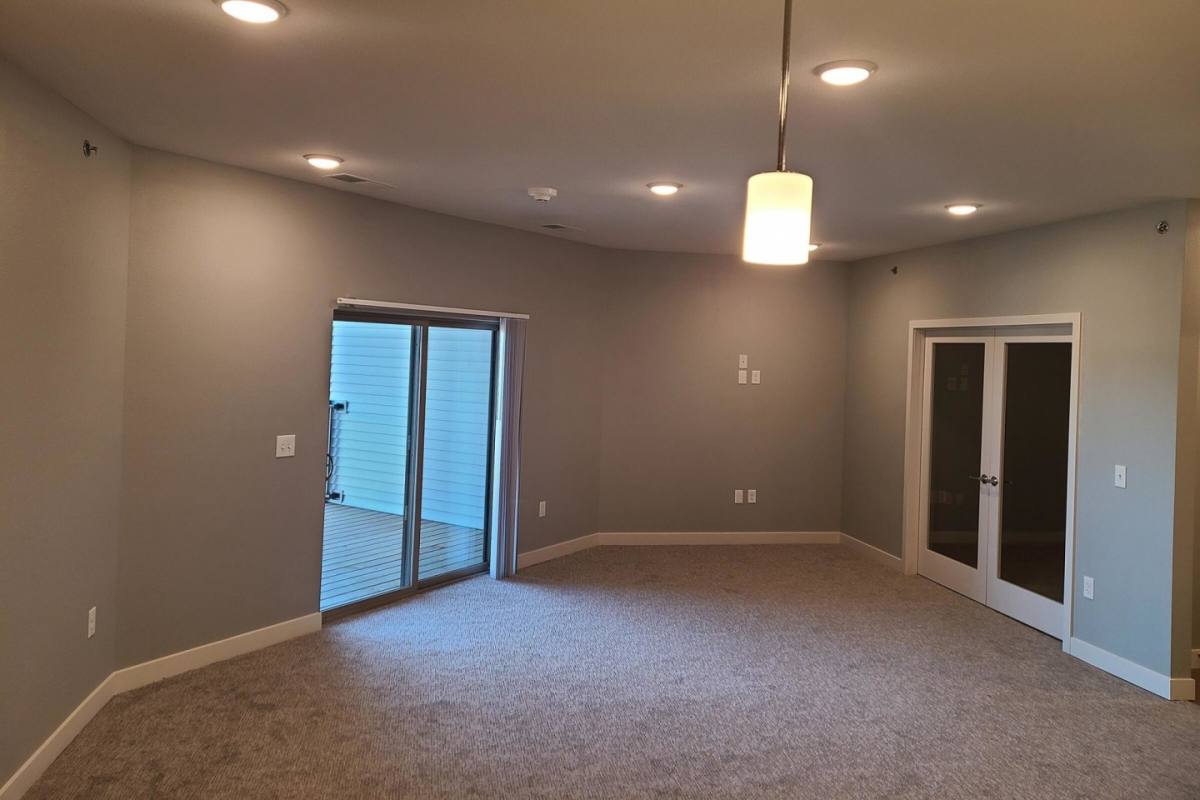 Summit Ridge Sioux City, IA 51106 1,250 to 1,295 RentalSource