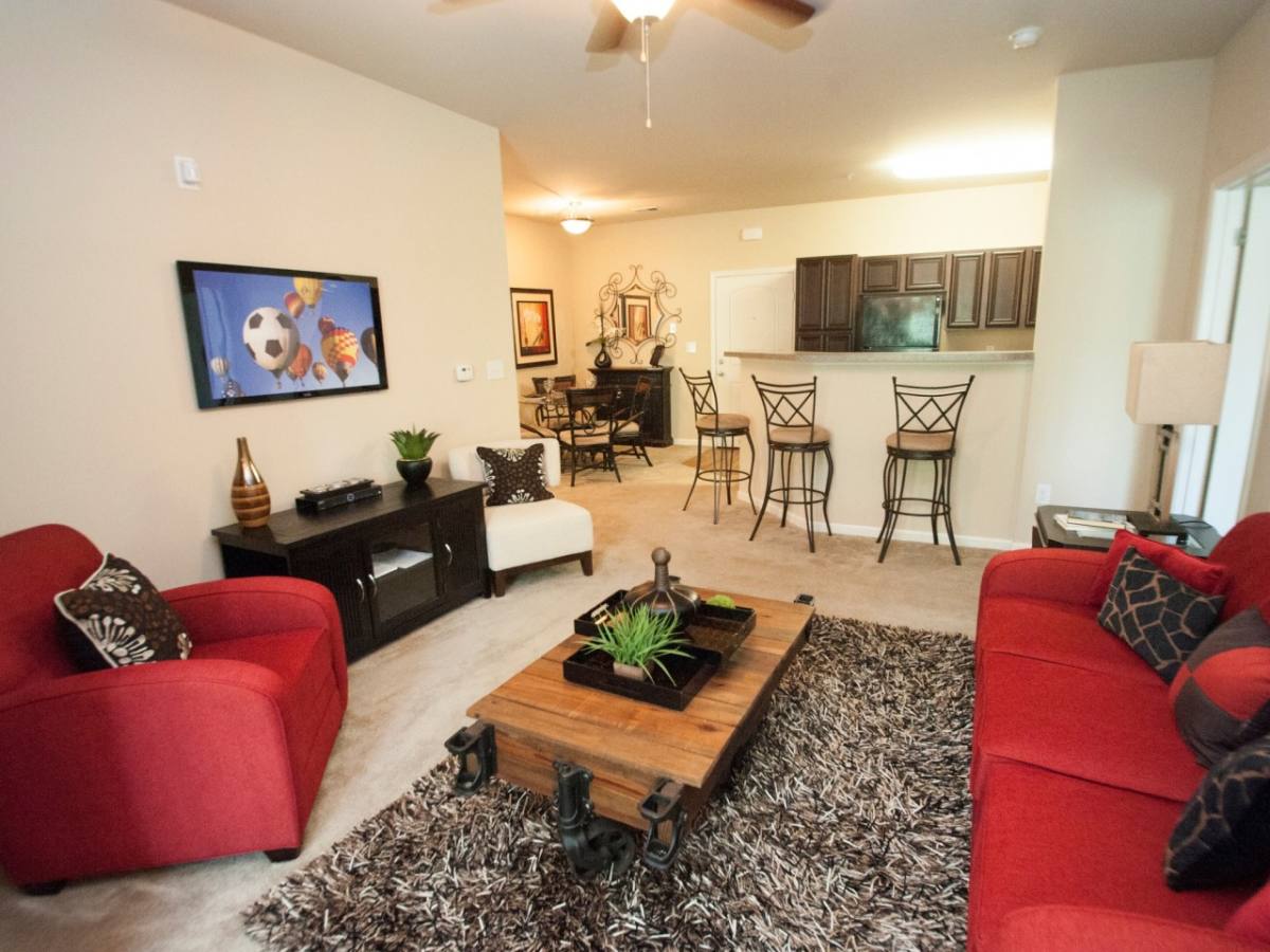 The Enclave at Pamalee Square Fayetteville, NC 28301 1,049 to 1,289