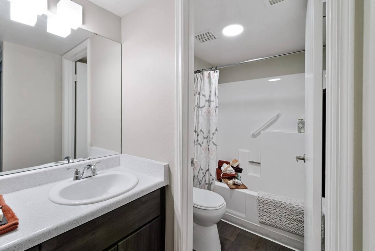 Cala Paradise Valley Phoenix, AZ 85032 1,470 to 1,915