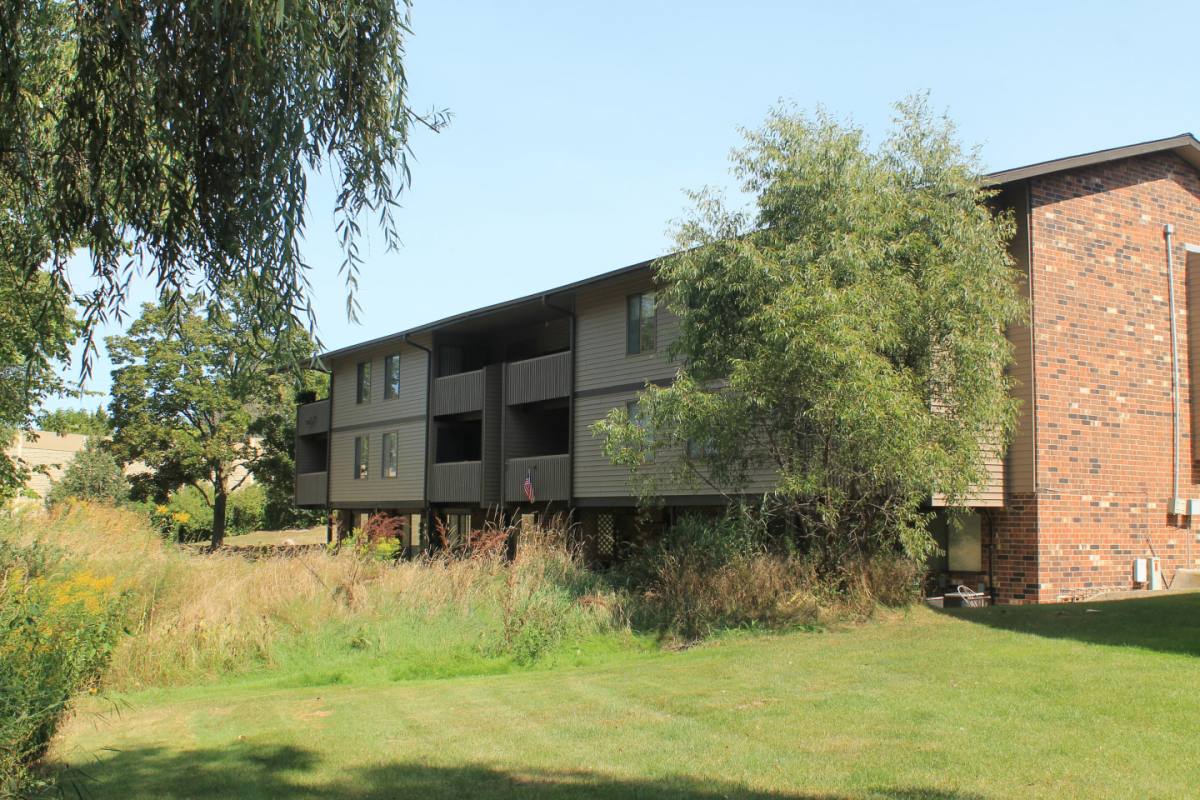 American Colony 3215 W Colony Dr, Milwaukee, WI 53221 Apartment For