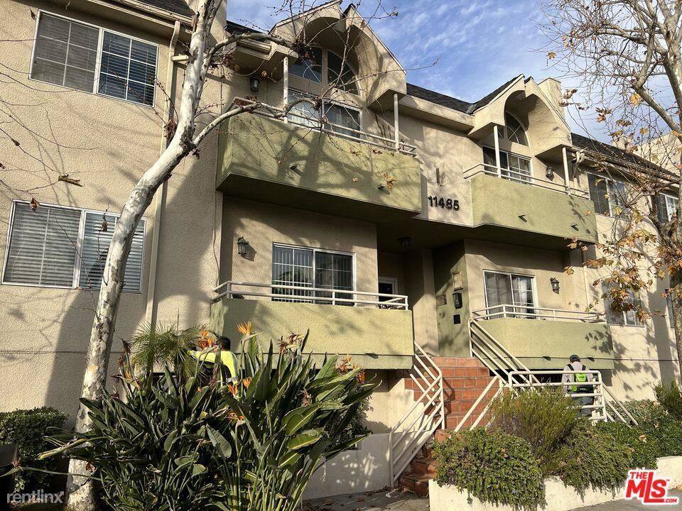 11485 Moorpark St 10, North Hollywood, CA 91602 Condo For Rent