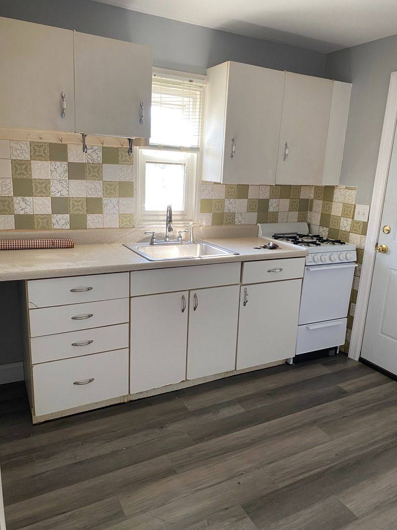 55 E Rosewood Dr, East Alton, IL 62024 Apartment For Rent