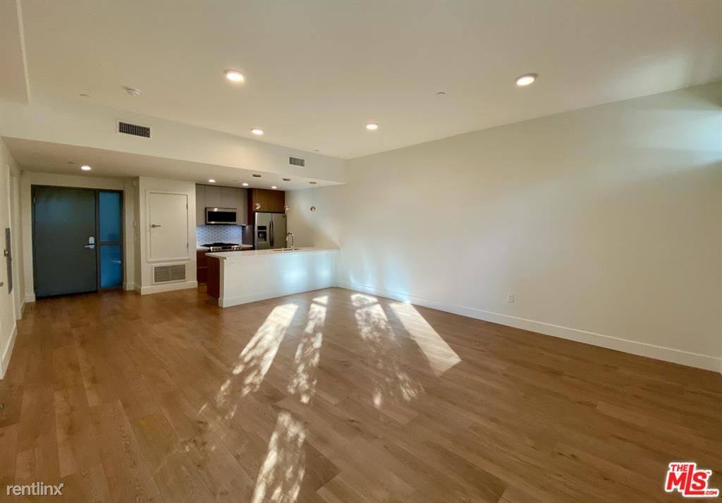 8017 Norton Ave 104, Los Angeles, CA 90046 Apartment For Rent