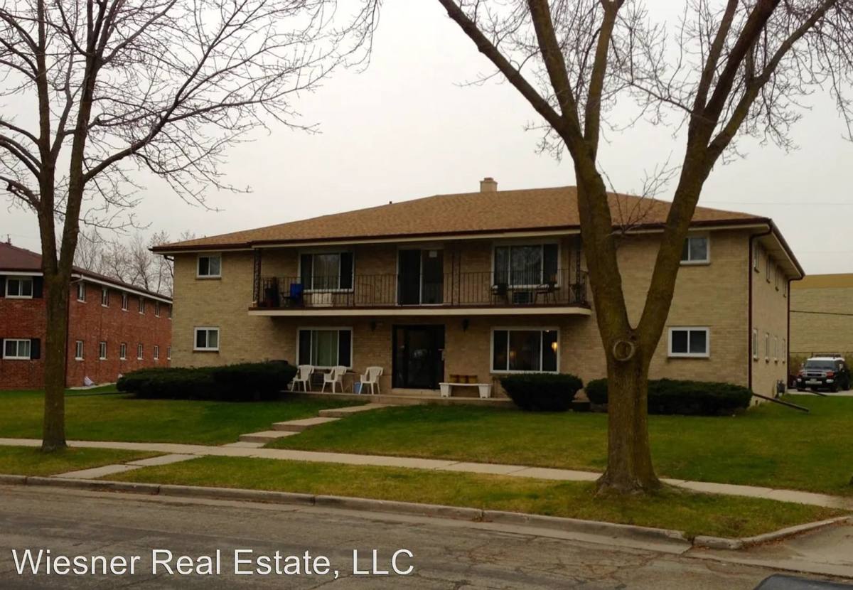 1421 W Granada St, Milwaukee, WI 53221 RentalSource