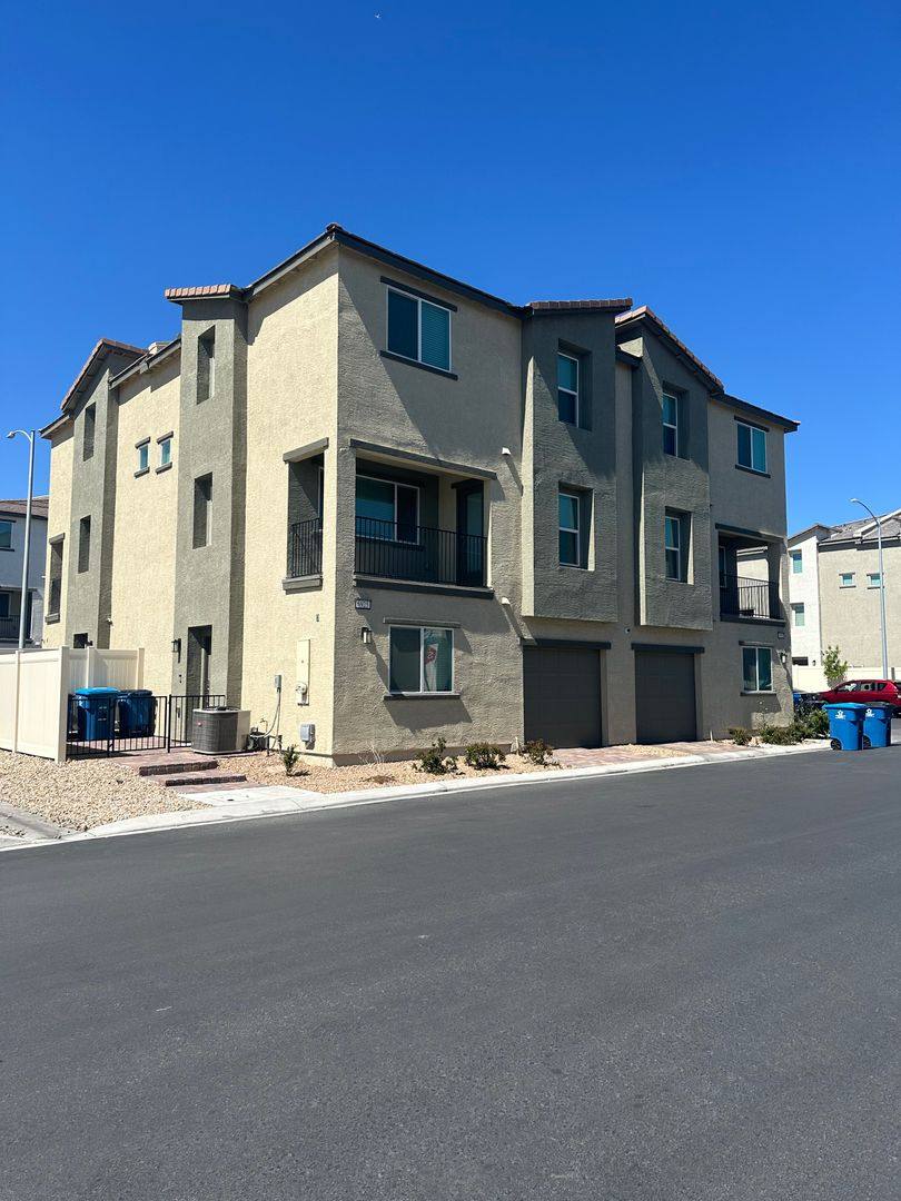 6925 Crimson Shadow St, North Las Vegas, NV 89086 Townhouse For Rent