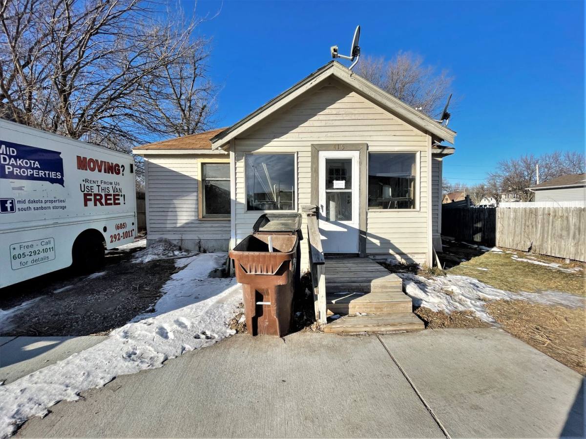 415 N Sanborn Blvd, Mitchell, SD 57301 House For Rent RentalSource