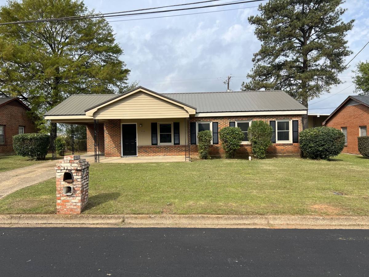 1018 42nd Ave, Tuscaloosa, AL 35401 - $1,329 | RentalSource