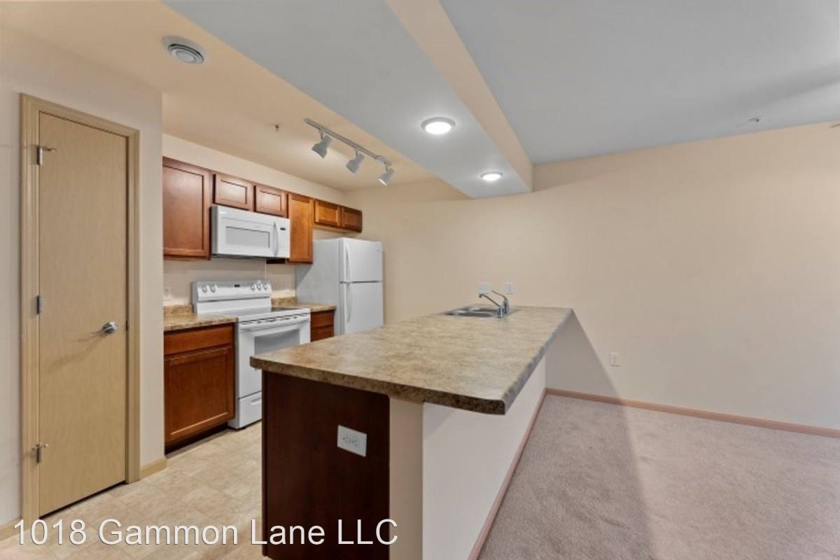 287228742876 Pleasant View Rd, Middleton, WI 53562 Apartment For