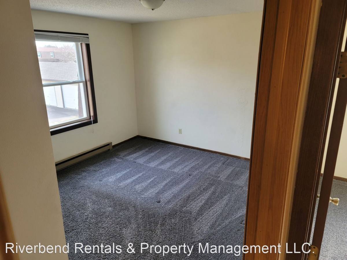 2313 Golf Rd, Eau Claire, WI 54701 Apartment For Rent RentalSource