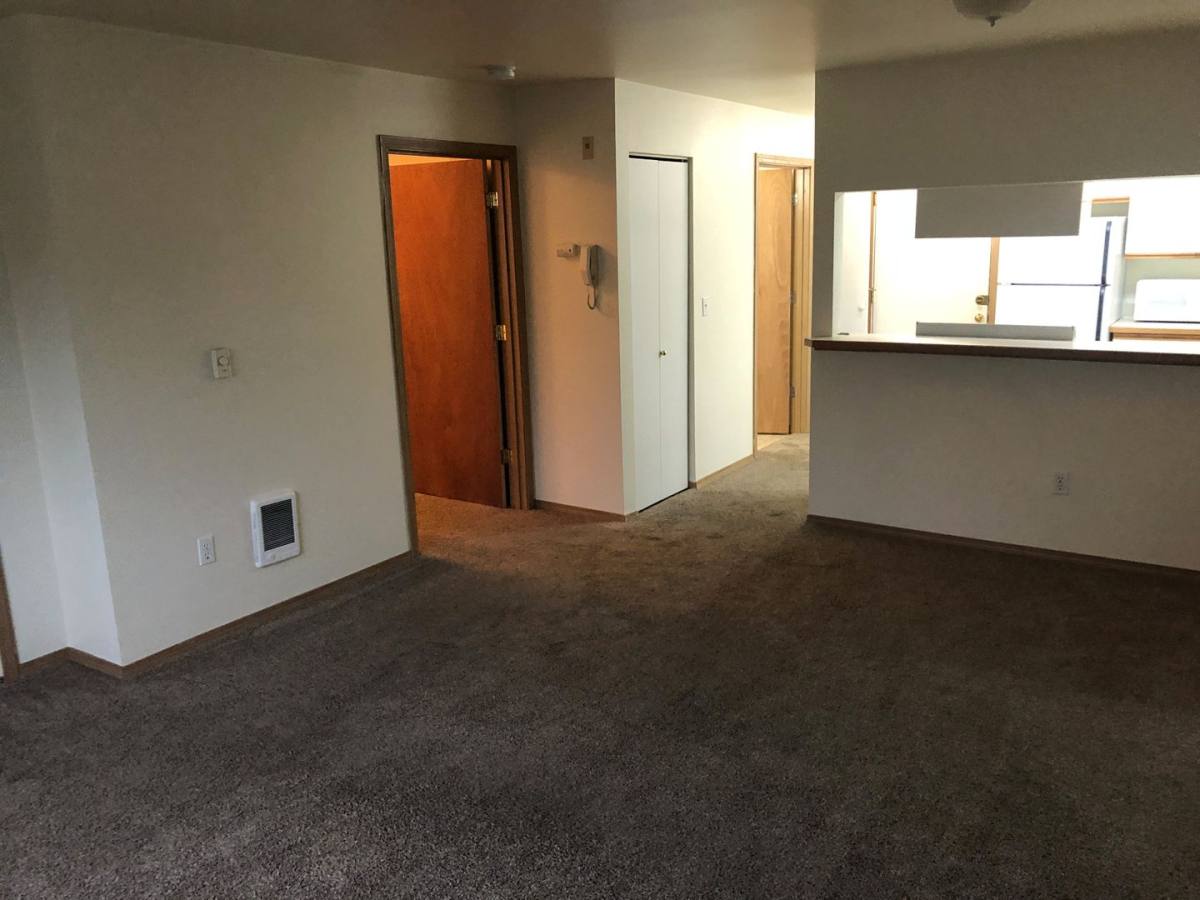 2113 N 107th St, Seattle, WA 98133 Apartment For Rent RentalSource