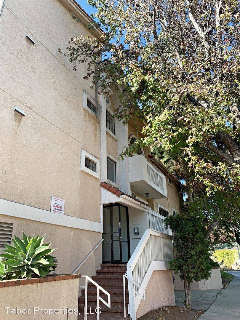 9801 Tabor St, Los Angeles, CA 90034 Apartment For Rent 2,895