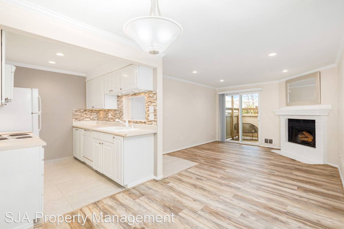 14200 NE 171st St E101, Woodinville, WA 98072 Condo For Rent