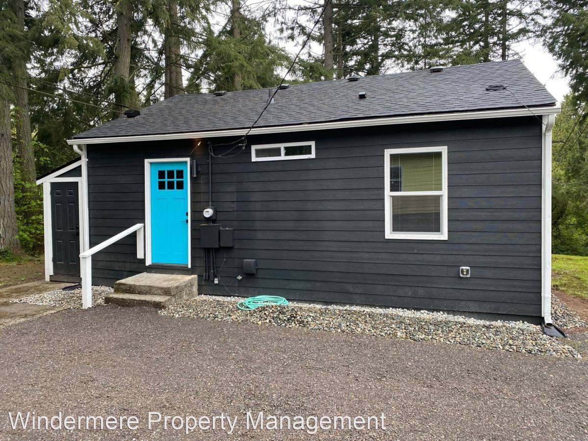 18941 18943 18947 & 18951 Viking Ave NW, Poulsbo, WA 98370 Apartment