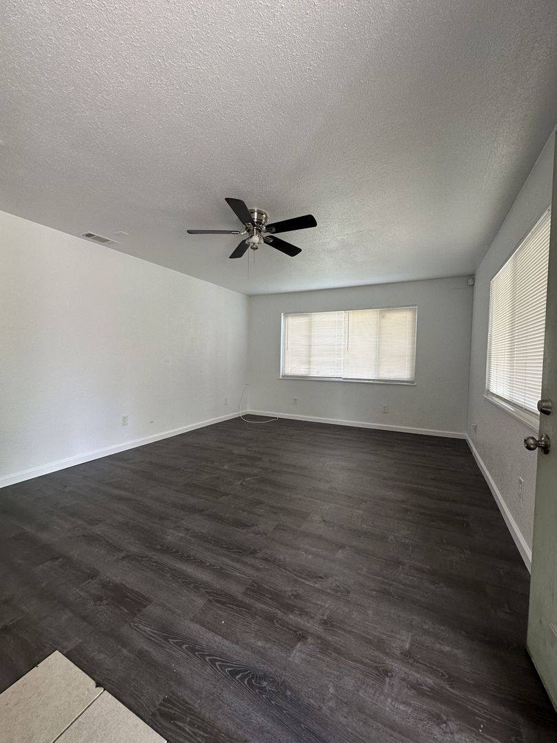 3996 Sierra Vista Ave, Sacramento, CA 95820 Apartment For Rent