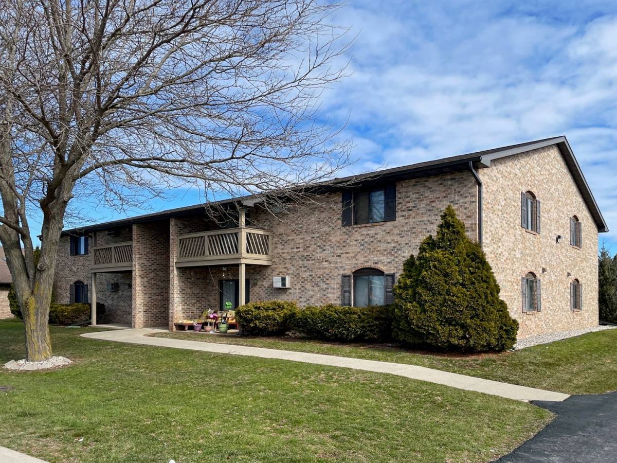 1883 Verlin Rd, Green Bay, WI 54302 RentalSource