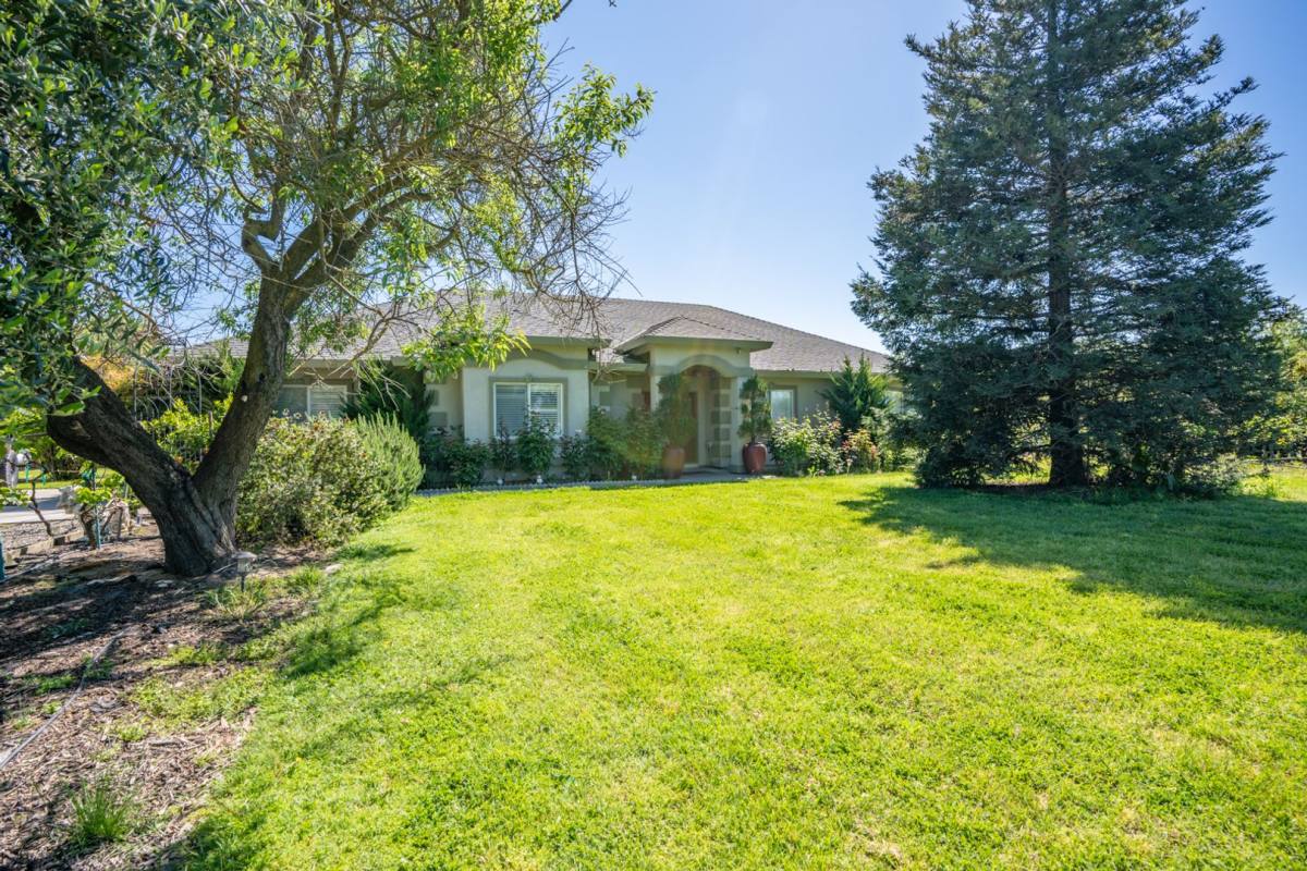 8430 N Winton Way, Winton, CA 95388 2,450 RentalSource