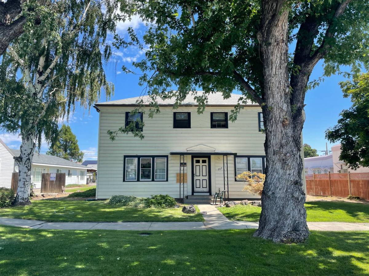 207 S 9th Ave, Yakima, WA 98902 Apartment For Rent RentalSource