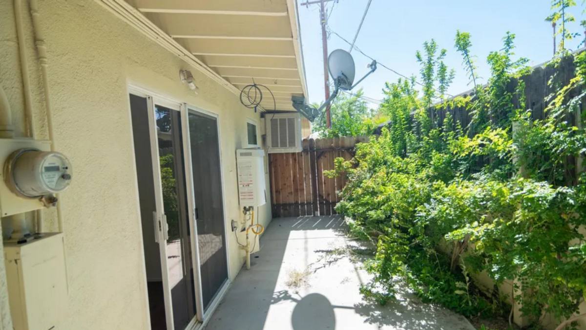 473 Avenida Olancha, Palm Springs, CA 92264 Apartment For Rent