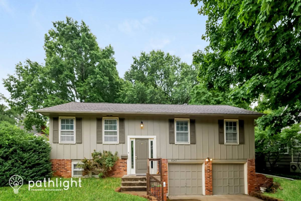 9247 Switzer Rd, Overland Park, KS 66214 House For Rent RentalSource