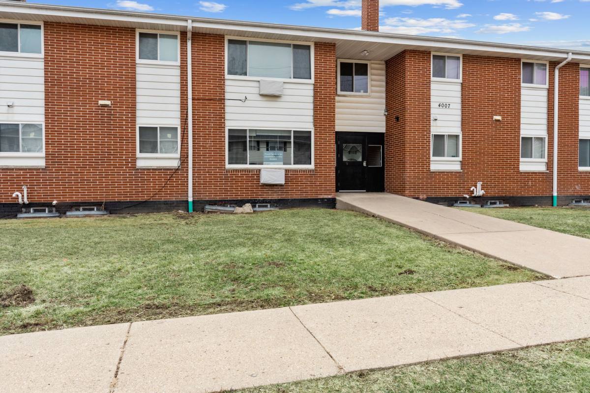 4007 45th St, Kenosha, WI 53144 Apartment For Rent